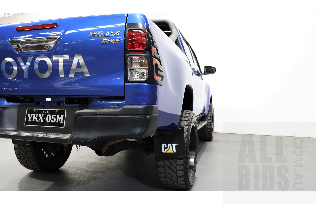 10/2015 Toyota Hilux SR5 (4x4) GUN126R Dual Cab Utility Blue 2.8L