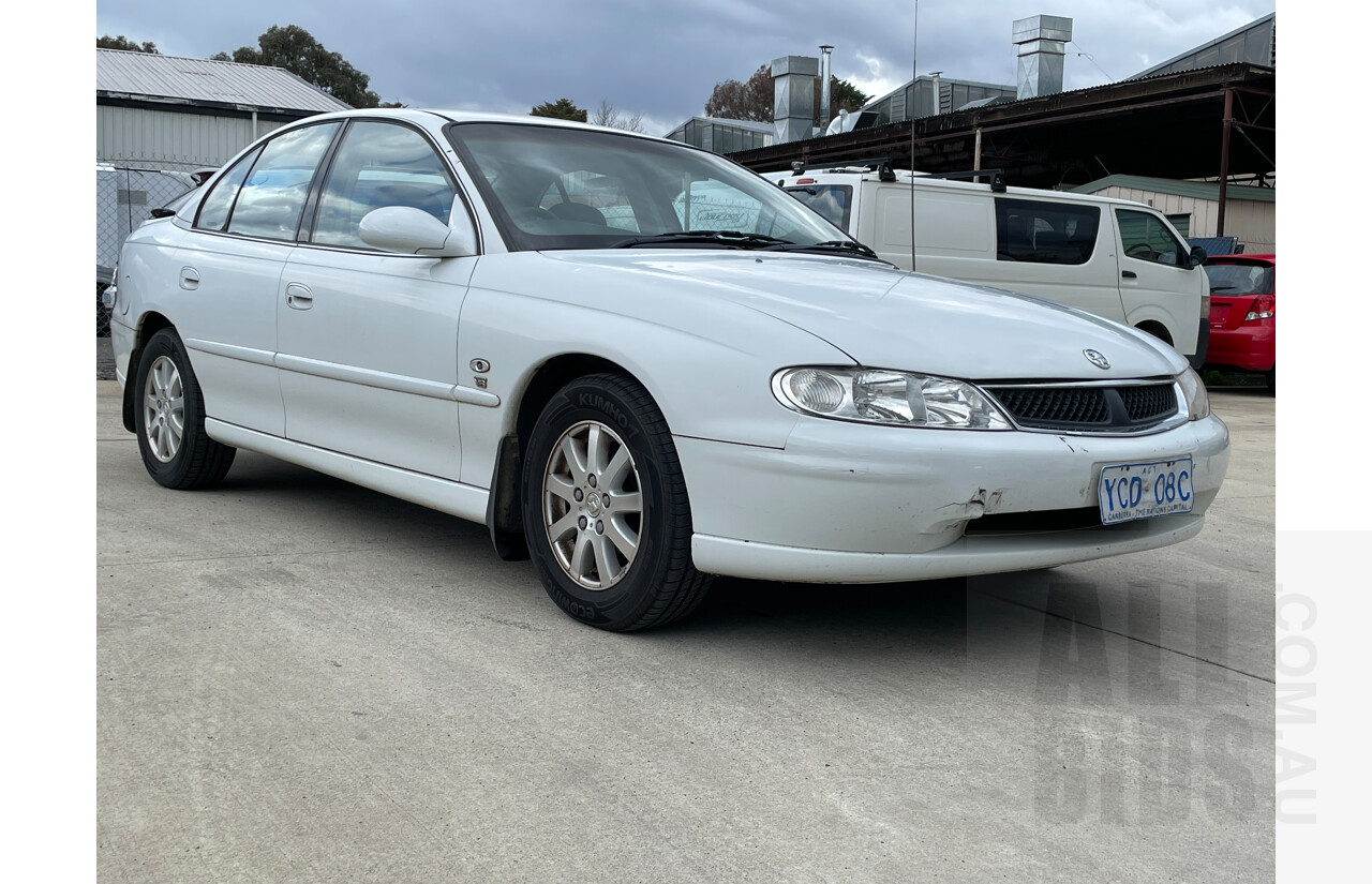 6/2002 Holden Berlina  VXII 4d Sedan White 3.8L