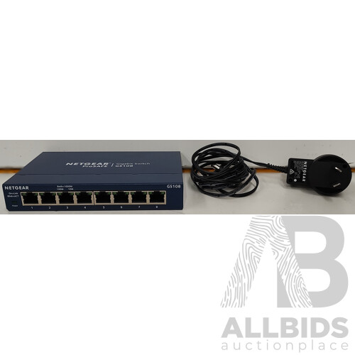 Netgear (GS108 v4) 8-Port Gigabit Ethernet Switch