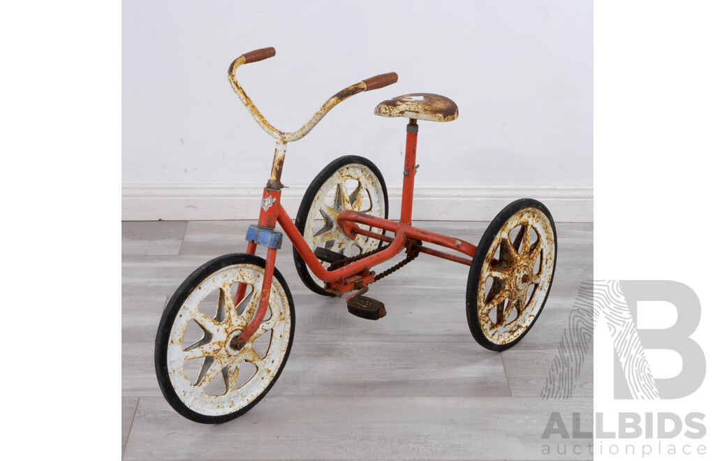 Vintage Mobo Brand Childrens Tricycle With Original Patina