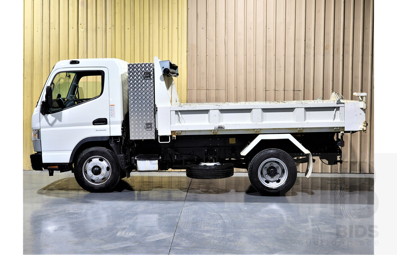 7/2020 Mitsubishi Fuso 815 TF Canter NB2 Tipper Truck 2d White 3.0L Turbo Diesel