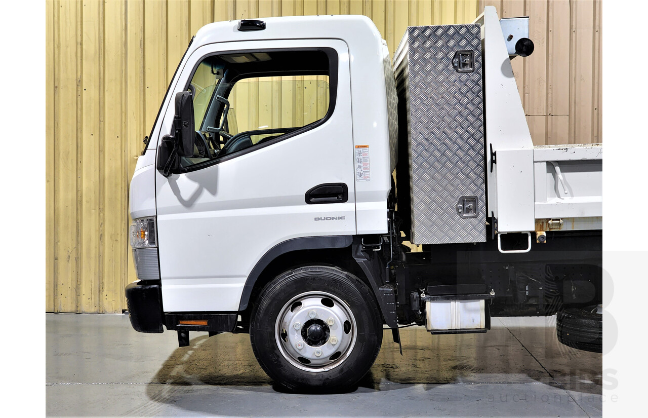 7/2020 Mitsubishi Fuso 815 TF Canter NB2 Tipper Truck 2d White 3.0L Turbo Diesel