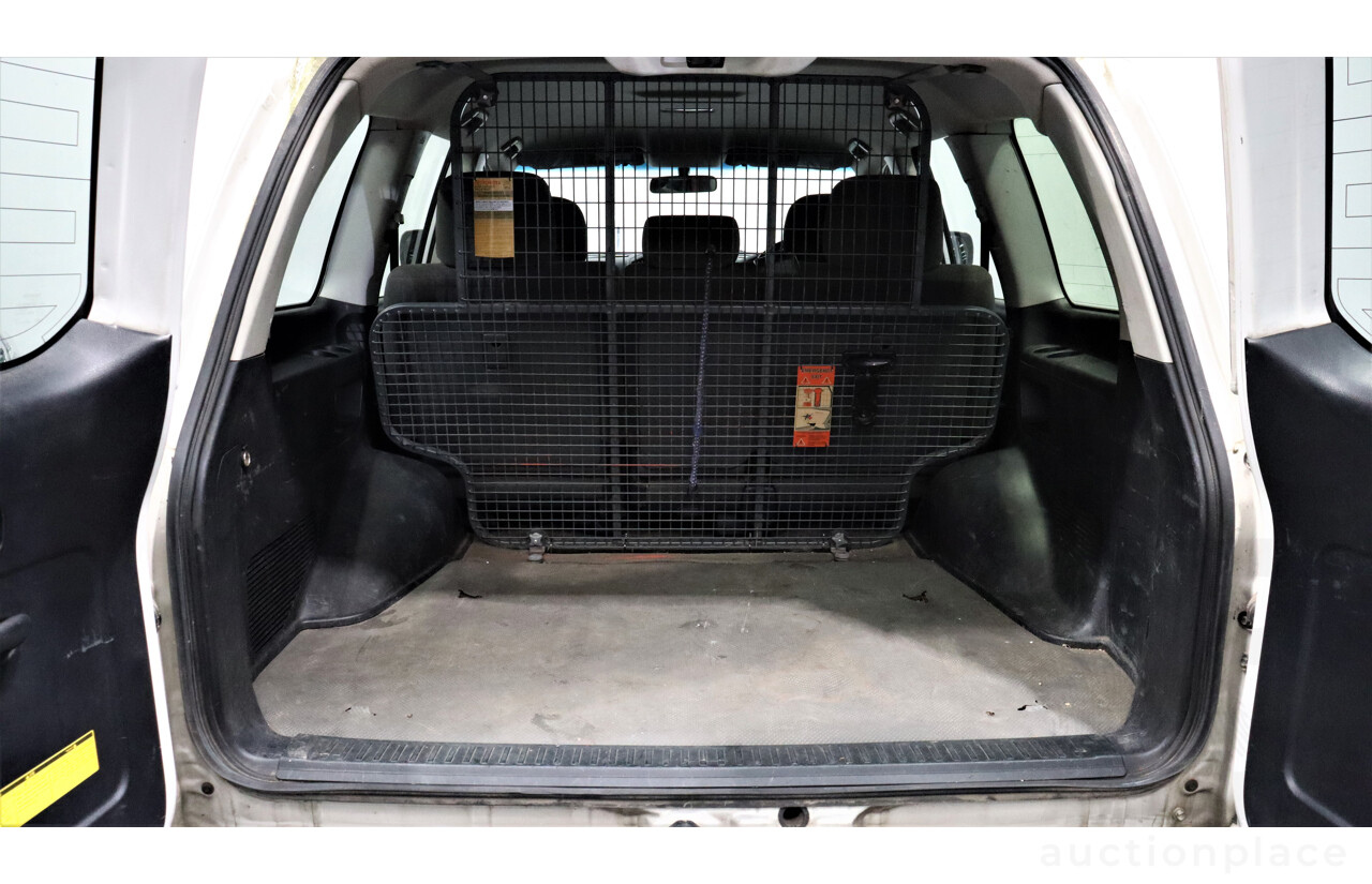 2/2013 Toyota Landcruiser GX (4x4) VDJ200R MY13 4d Wagon White 4.5L