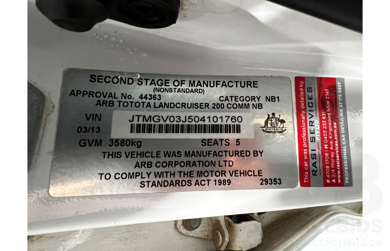 2/2013 Toyota Landcruiser GX (4x4) VDJ200R MY13 4d Wagon White 4.5L