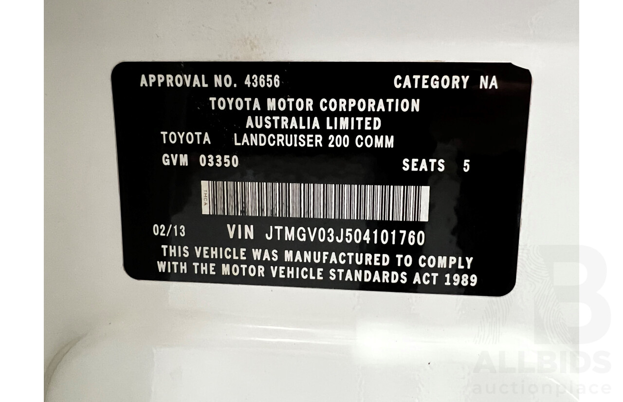 2/2013 Toyota Landcruiser GX (4x4) VDJ200R MY13 4d Wagon White 4.5L