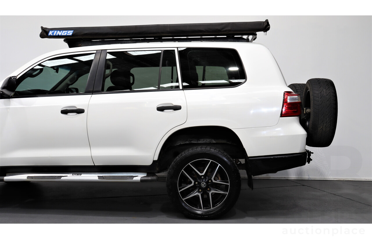 2/2013 Toyota Landcruiser GX (4x4) VDJ200R MY13 4d Wagon White 4.5L