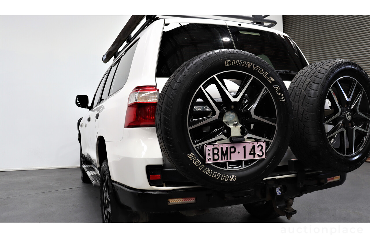 2/2013 Toyota Landcruiser GX (4x4) VDJ200R MY13 4d Wagon White 4.5L