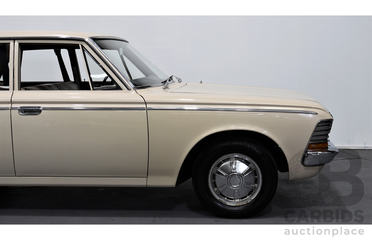 1/1968 Toyota Crown 6 Seater 4d Sedan Beige 2.0L