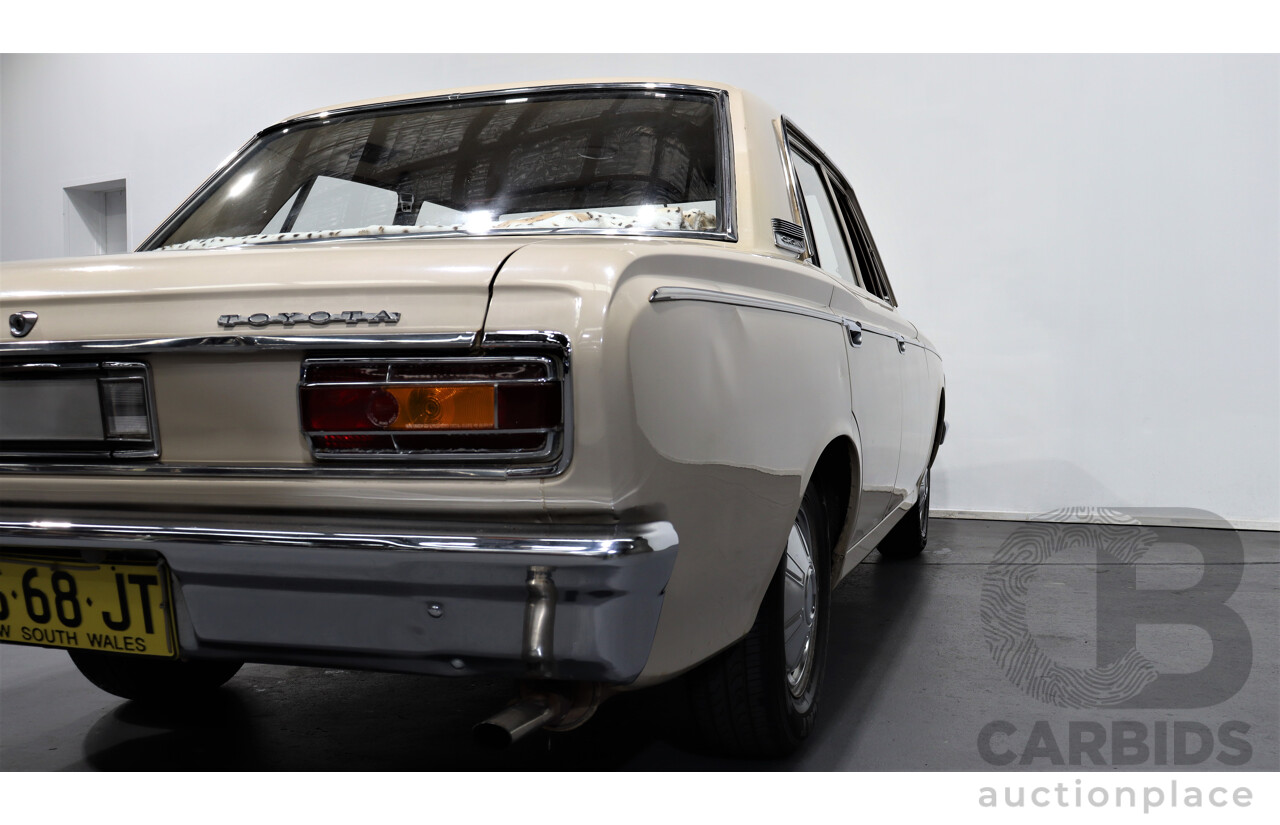 1/1968 Toyota Crown 6 Seater 4d Sedan Beige 2.0L