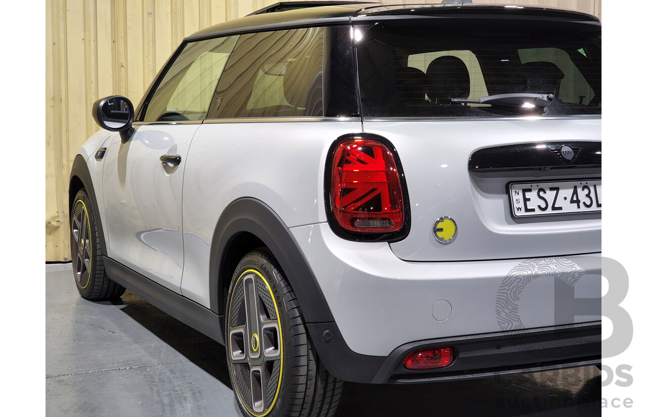 07/2021 Mini Cooper F56 LCI-2 SE MINI Yours White Silver Metallic 2d Hatch - Dedicated Electric