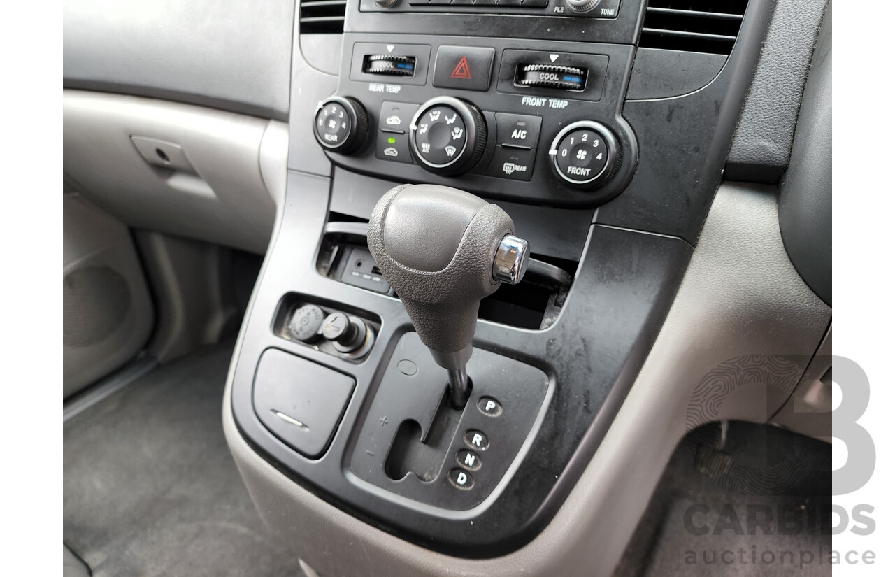 11/2011 Kia Carnival S VQ MY11 4d Wagon Silver 2.7L