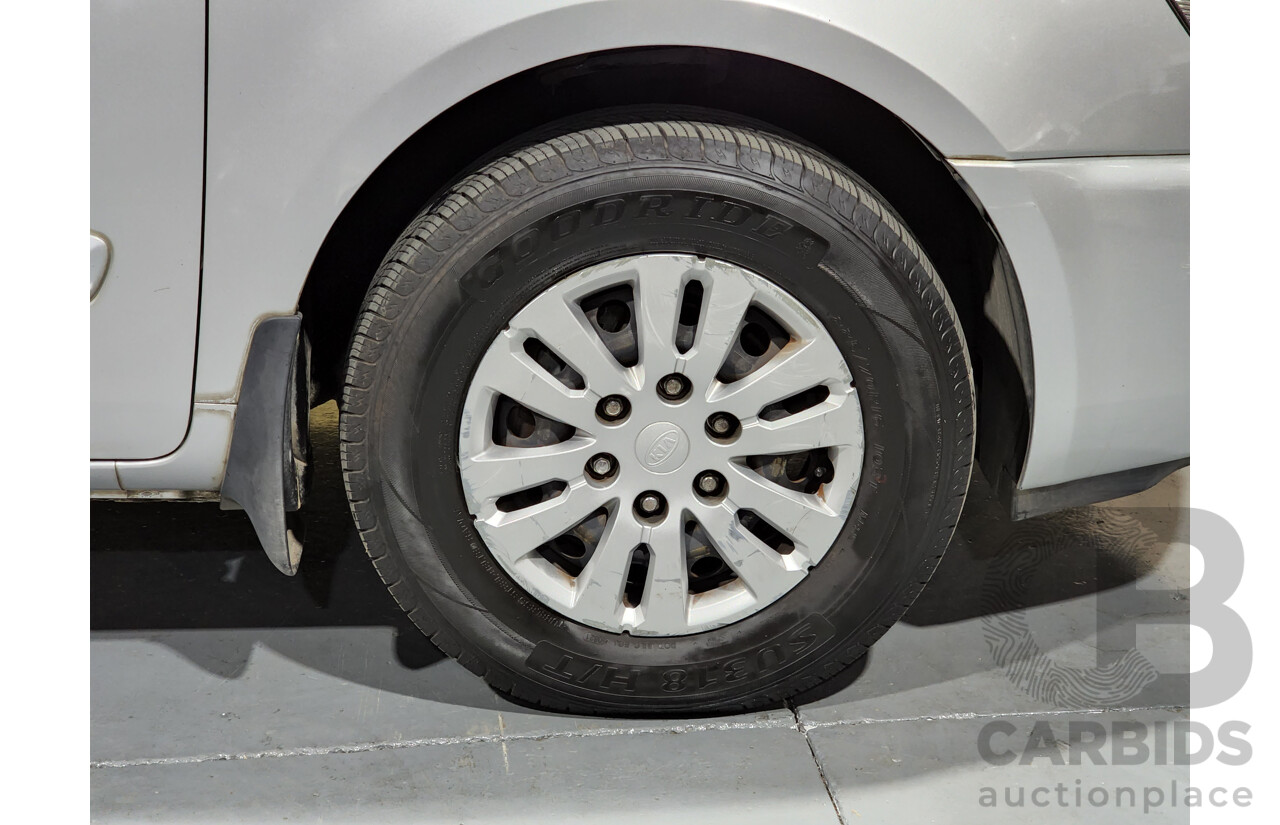 11/2011 Kia Carnival S VQ MY11 4d Wagon Silver 2.7L