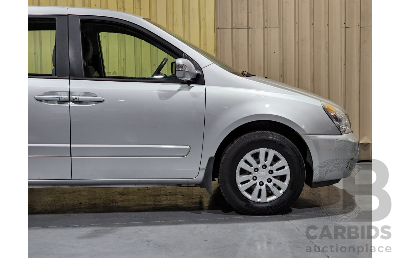 11/2011 Kia Carnival S VQ MY11 4d Wagon Silver 2.7L