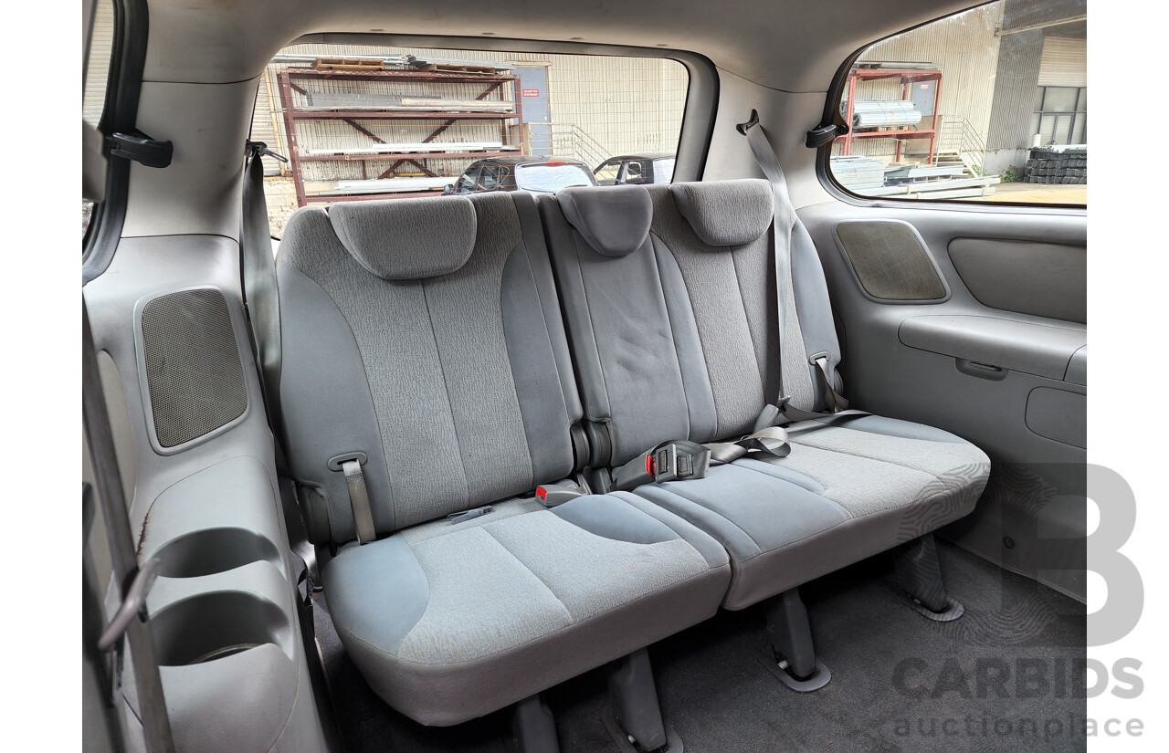 11/2011 Kia Carnival S VQ MY11 4d Wagon Silver 2.7L