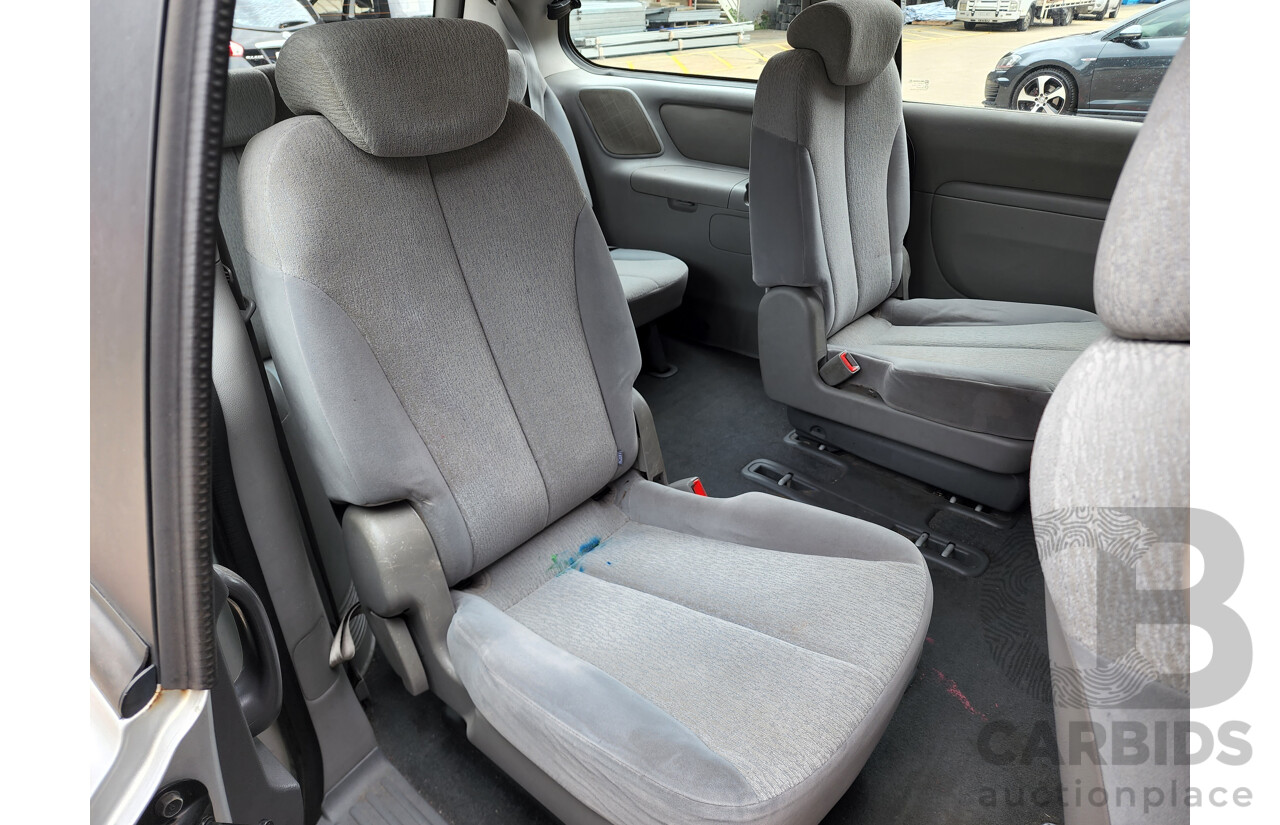 11/2011 Kia Carnival S VQ MY11 4d Wagon Silver 2.7L