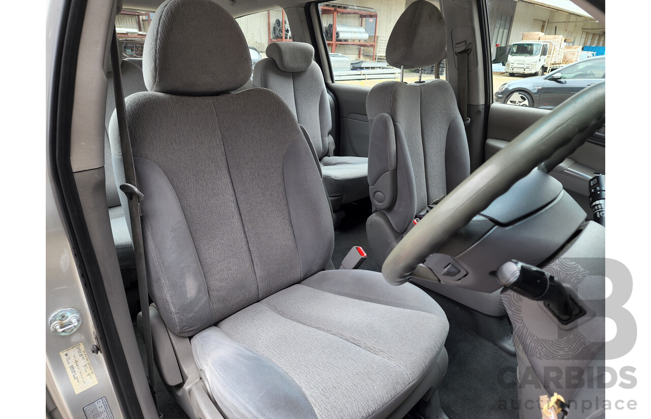 11/2011 Kia Carnival S VQ MY11 4d Wagon Silver 2.7L