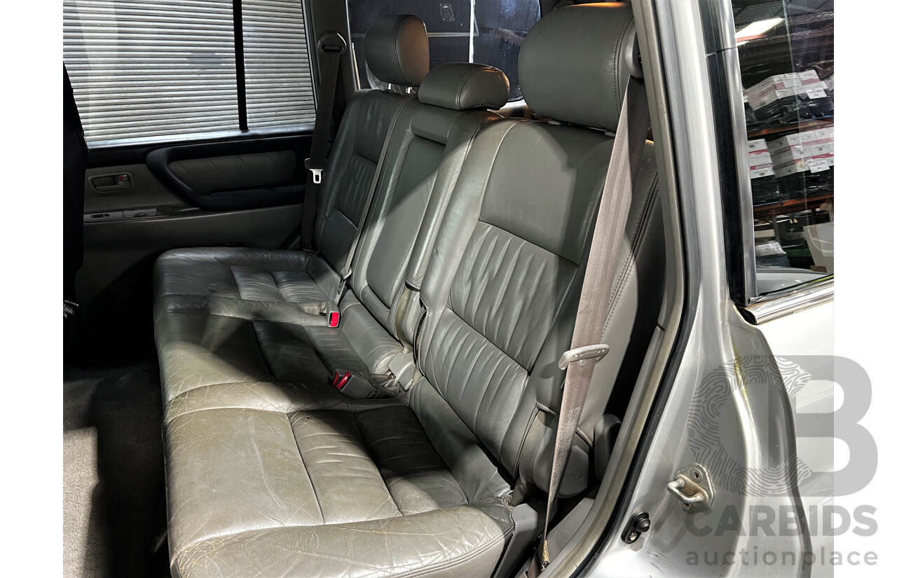 9/2006 Toyota Landcruiser VX (4x4) UZJ100R 4d Wagon Silver 4.7L