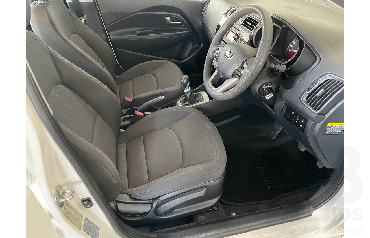10/2015 Kia RIO S UB MY16 5d Hatchback White 1.4L