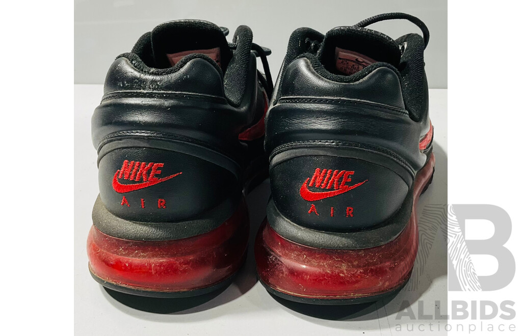 Pair of Men’s Nike Air Max 2013 Sneakers - Size US 9.5