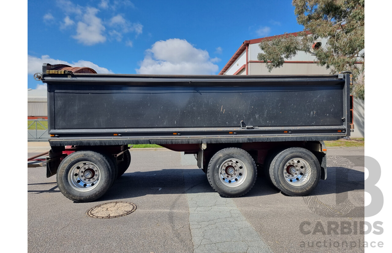 2004 Western Star Constellation Tipper Truck (5KKJAECG65PN28792) and 2009 Hercules Tri Axle Tipper (6T9T24V9790AFH159)