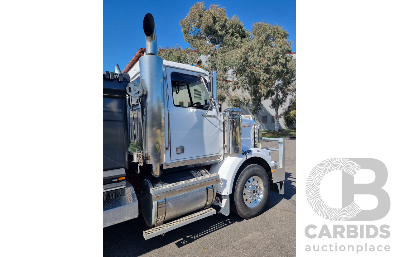 2004 Western Star Constellation Tipper Truck (5KKJAECG65PN28792) and 2009 Hercules Tri Axle Tipper (6T9T24V9790AFH159)