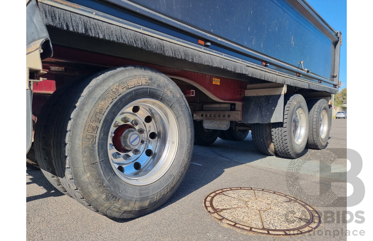 2004 Western Star Constellation Tipper Truck (5KKJAECG65PN28792) and 2009 Hercules Tri Axle Tipper (6T9T24V9790AFH159)