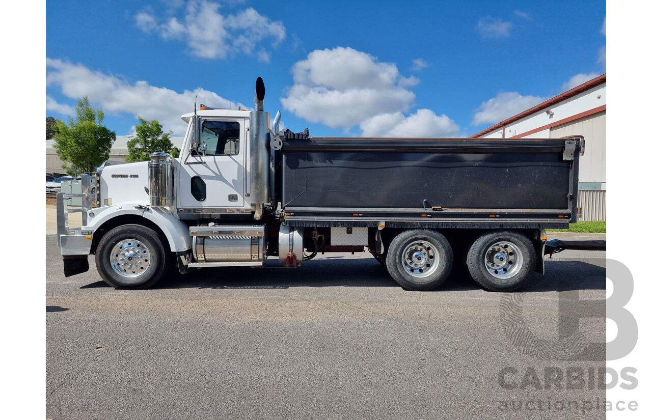 2004 Western Star Constellation Tipper Truck (5KKJAECG65PN28792) and 2009 Hercules Tri Axle Tipper (6T9T24V9790AFH159)