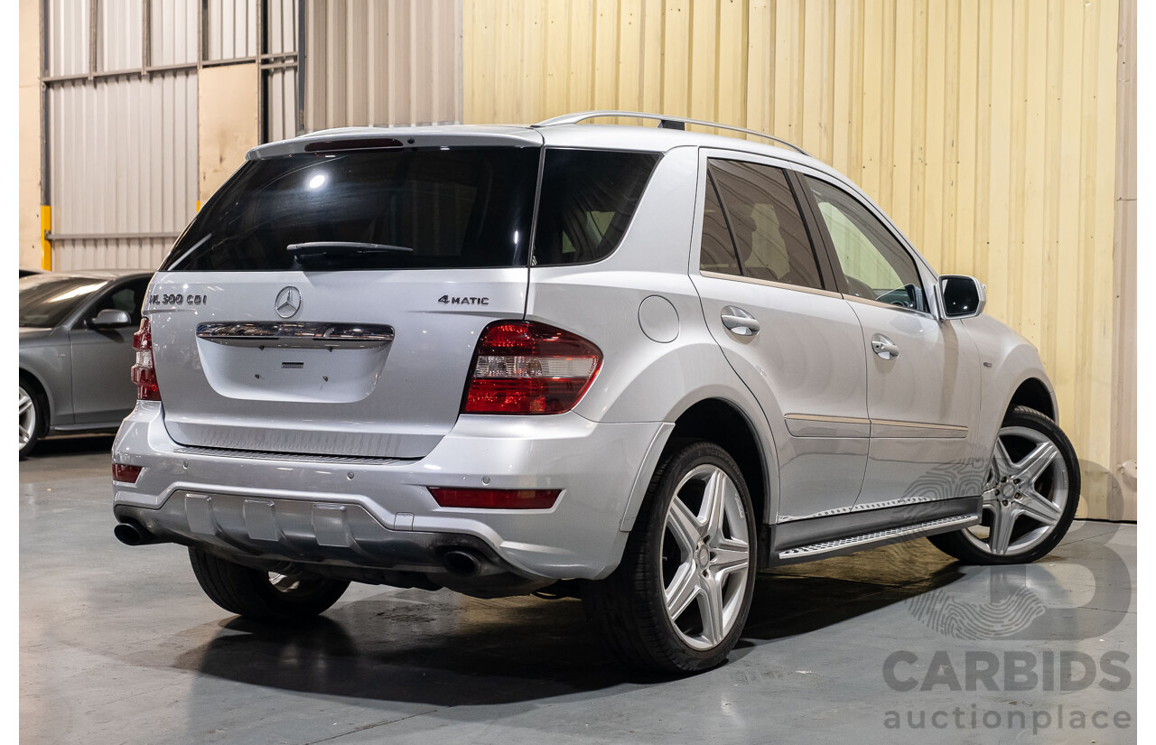 7/2010 Mercedes-Benz ML300 CDI BlueEfficency (4x4) W164 4d Wagon Iridium Silver Metallic V6 Turbo Diesel 3.0L