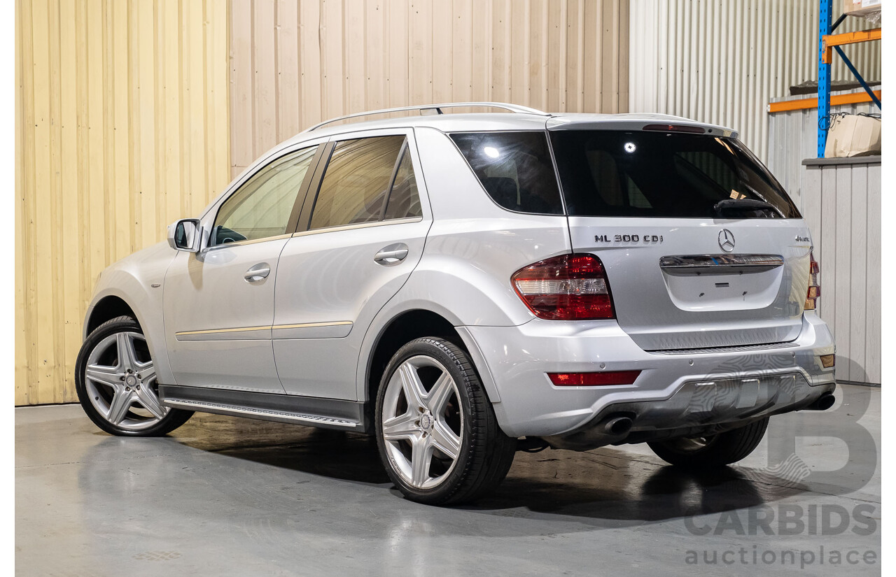 7/2010 Mercedes-Benz ML300 CDI BlueEfficency (4x4) W164 4d Wagon Iridium Silver Metallic V6 Turbo Diesel 3.0L