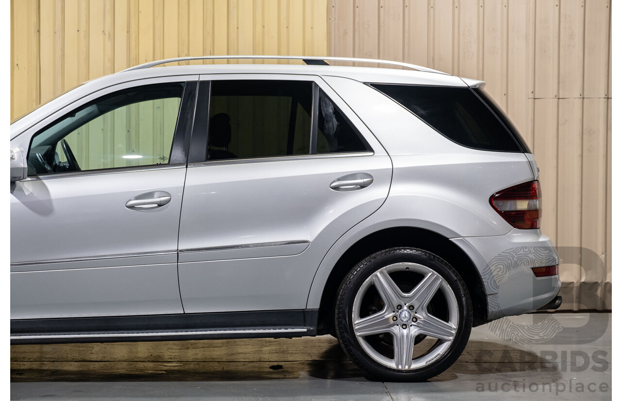 7/2010 Mercedes-Benz ML300 CDI BlueEfficency (4x4) W164 4d Wagon Iridium Silver Metallic V6 Turbo Diesel 3.0L