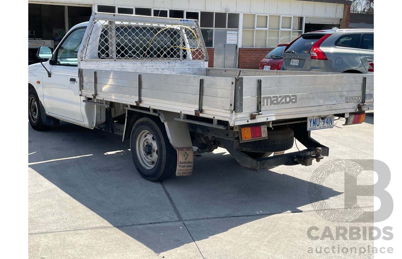 6/2002 Mazda B2600 Bravo DX  C/Chas White 2.6L