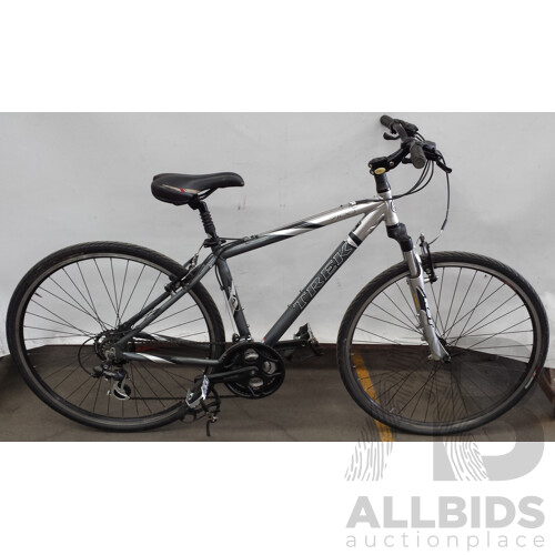 Trek 7100 21 Speed Hybrid Bike