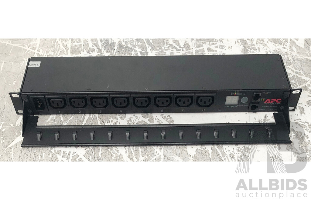 APC (AP7820) 8-Port Metered Rack PDU