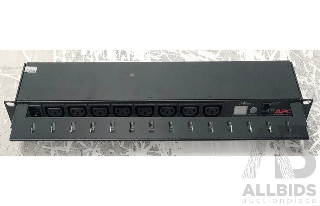 APC (AP7820) 8-Port Metered Rack PDU