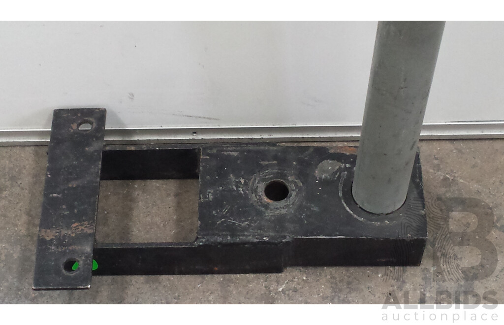Custom Made Tow Bar Mount With Steel Pole