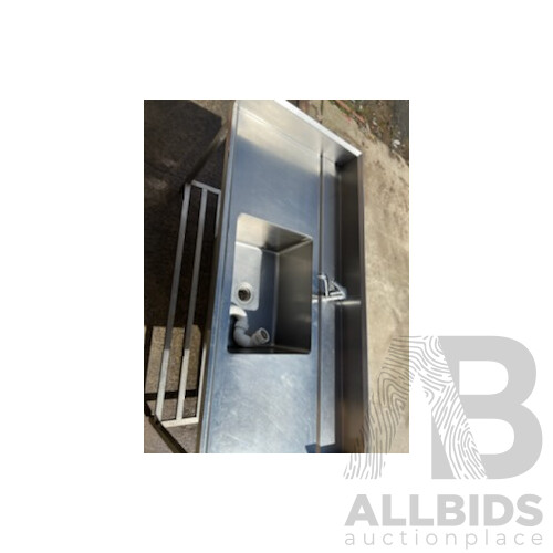 Stainless Steel Bench With Sink and Mixer