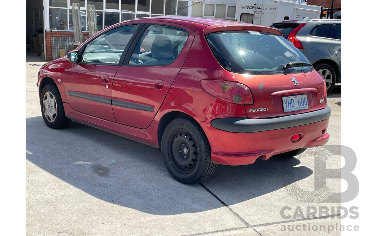 8/2003 Peugeot 206 XT  5d Hatchback Red 1.6L