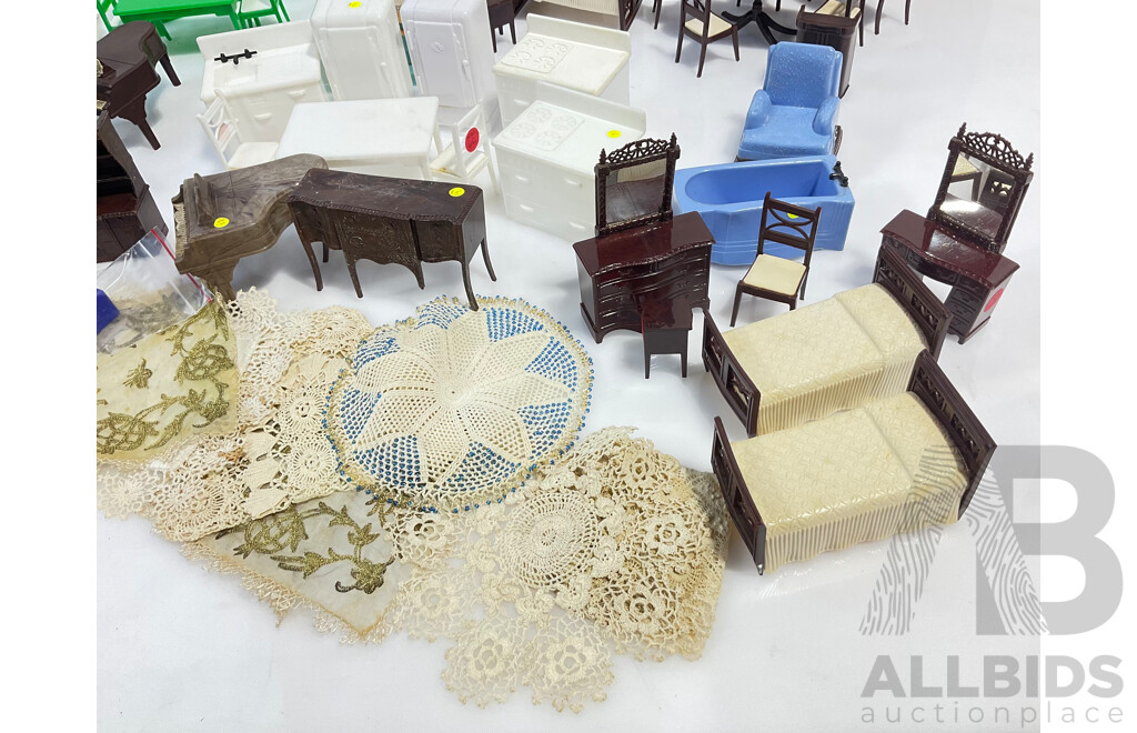 Selection of Vintage Kleeware Plastic Doll House Furniture and Rugs Made in England Some With Original Boxes