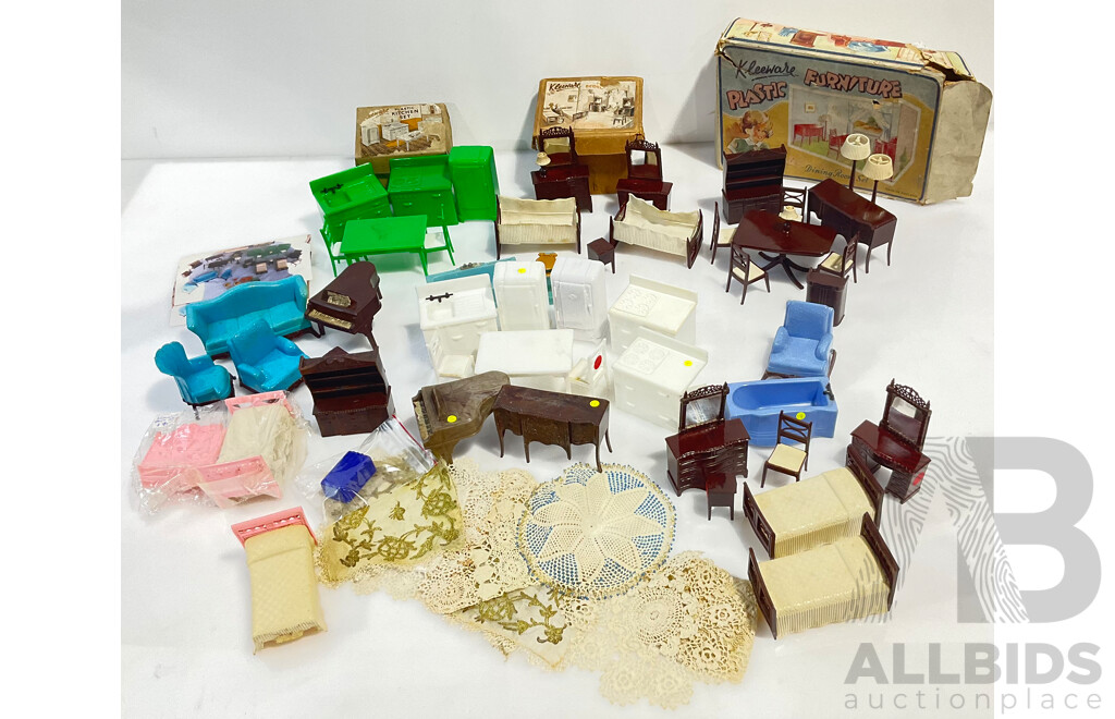 Selection of Vintage Kleeware Plastic Doll House Furniture and Rugs Made in England Some With Original Boxes
