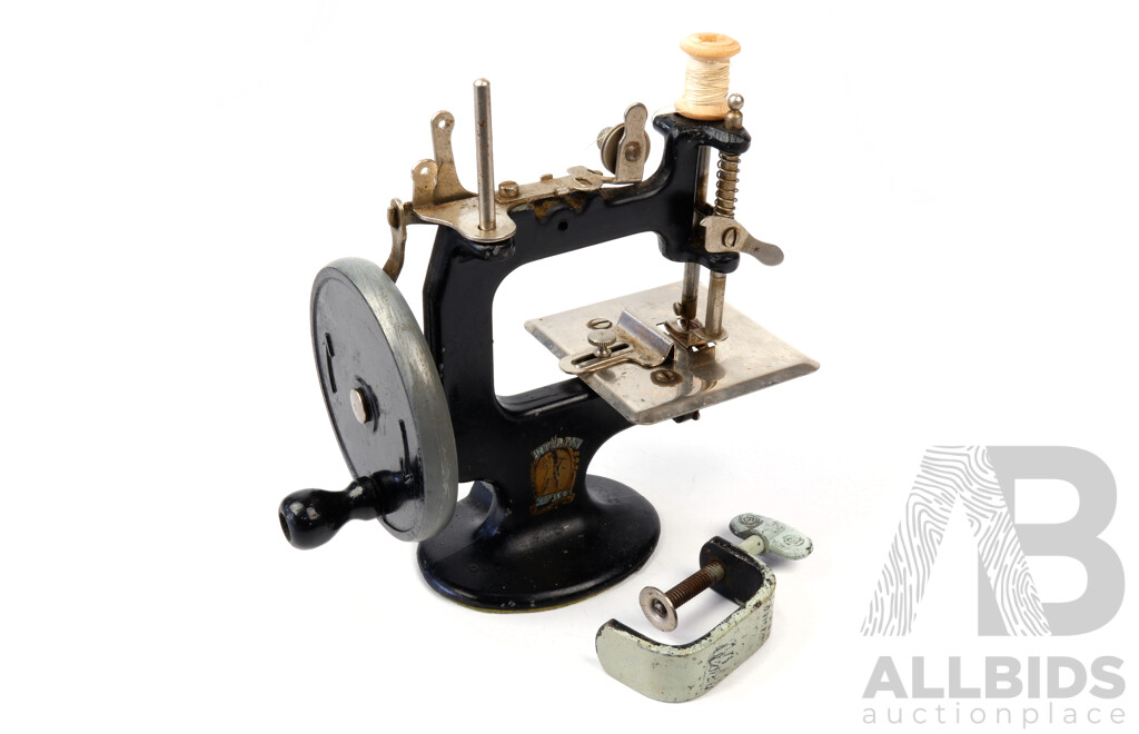 Antique Australian Peter Pan Childs Sewing Machine, Model 0