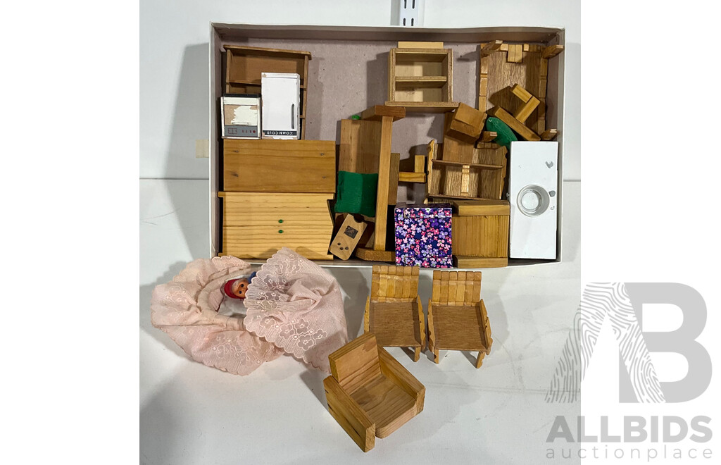 Collection of Sturdy Vintage Dolls House Furniture Includes Peg Kitchen Furniture, Wooden Lounge Suite and More