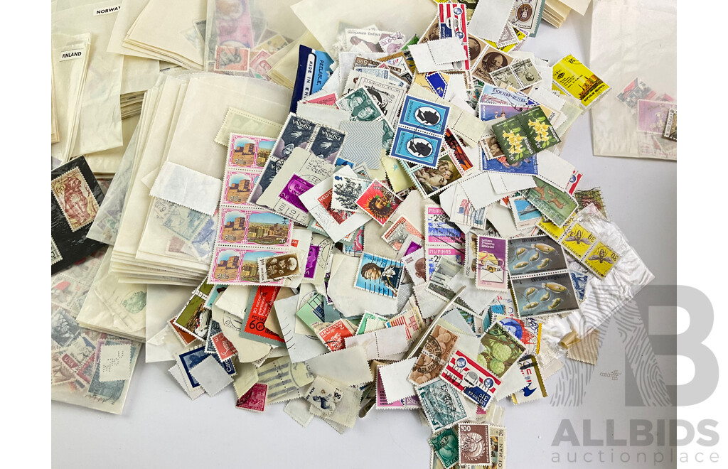 Collection of International Cancelled Stamps Including Cuba, Ireland, Norway, Ghana, Timor, Russia, Peru, PNG, India, Hungry and Many More