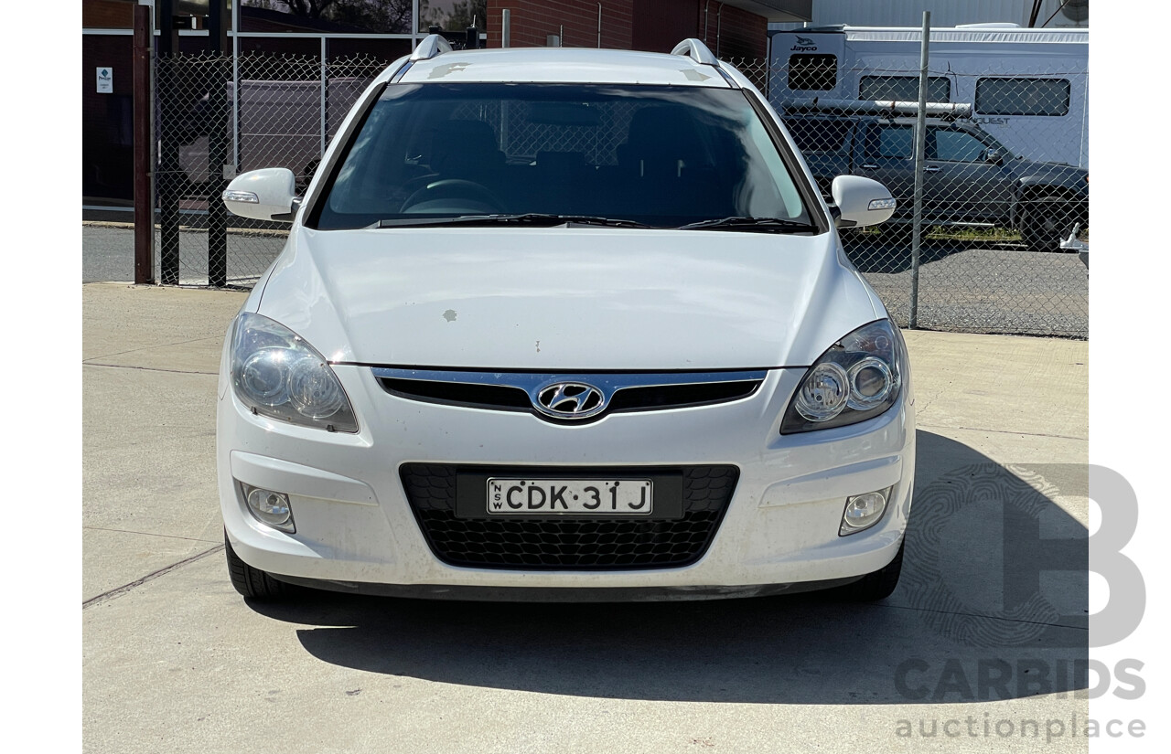 10/2011 Hyundai i30 cw SX 1.6 CRDi FD MY12 4d Wagon White 1.6L