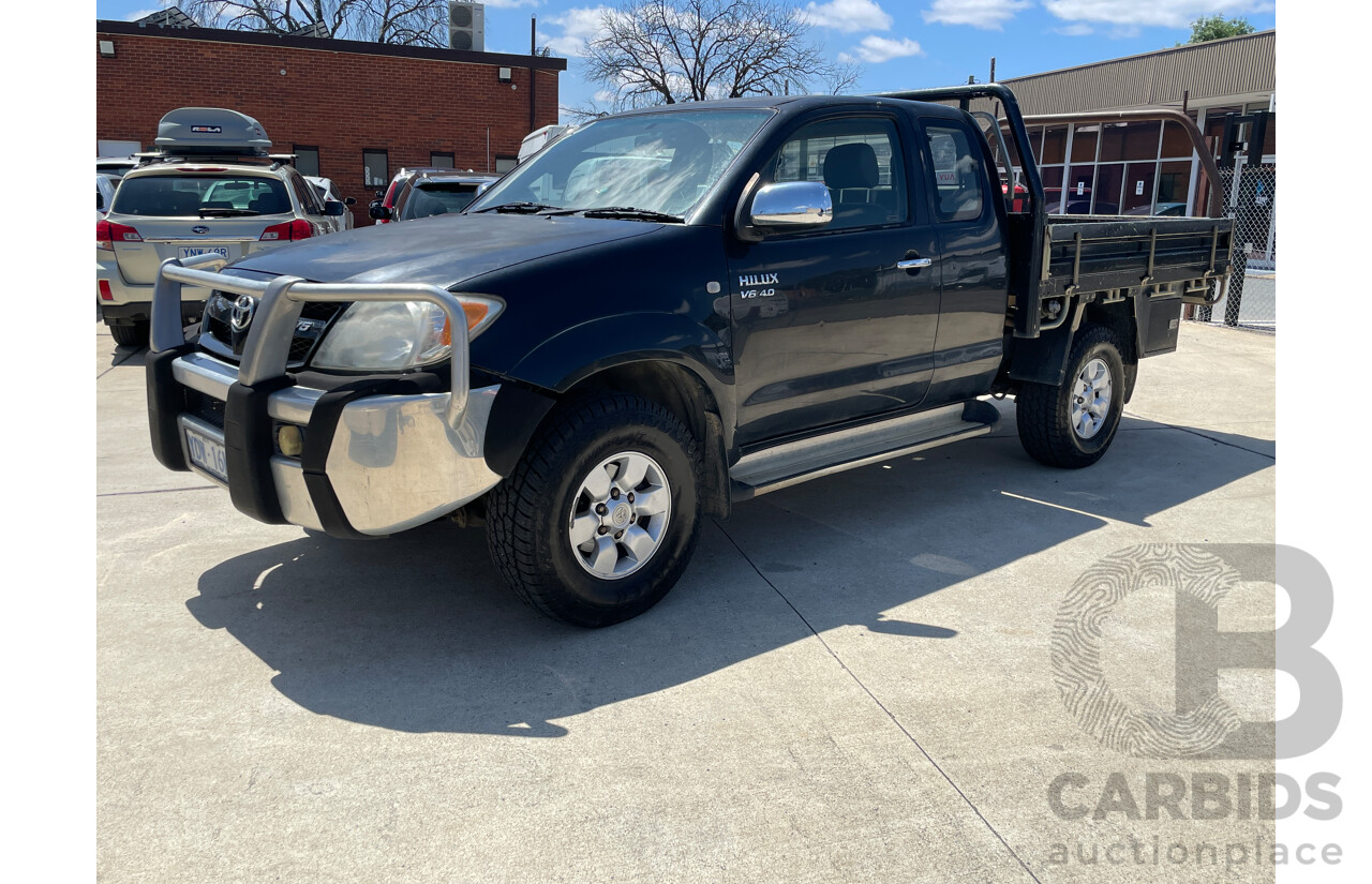 5/2005 Toyota Hilux SR5 (4x4) GGN25R X Cab C/Chas Black 4.0L