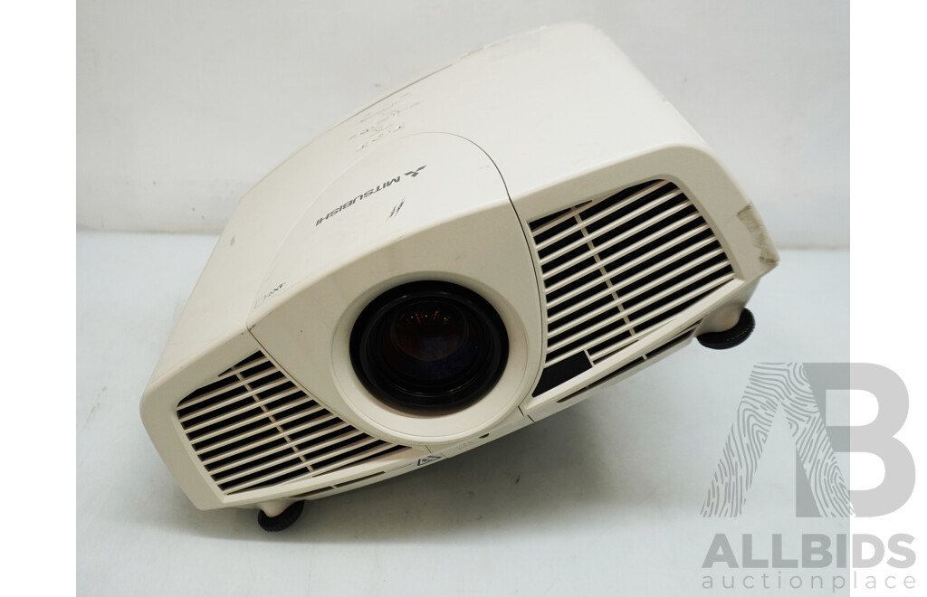 Mitsubishi (WD3300U) WXGA Conference Room Projector