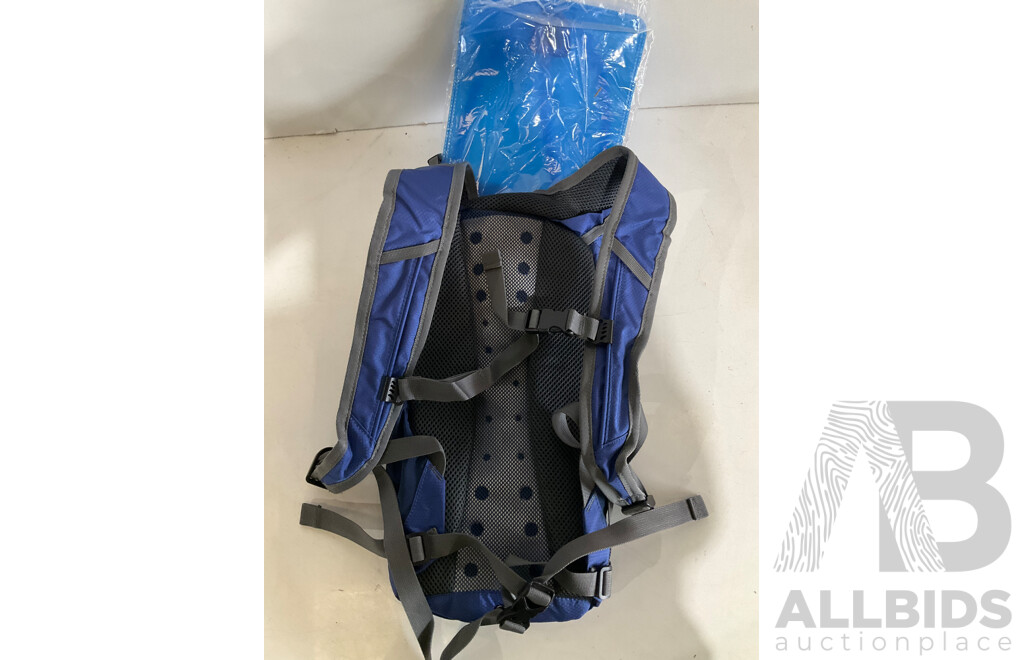 OVELA Set of 12 Click Shoe Box Large,Clear/White, KOMODO Running Backpack - Lot of 2  - Estimated ORP $179
