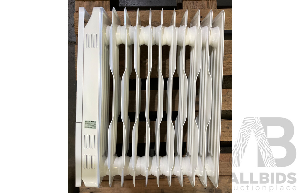 KOGAN SmarterHome Premium Oil Heater 2400W (11Fin,White) - ORP $249.00