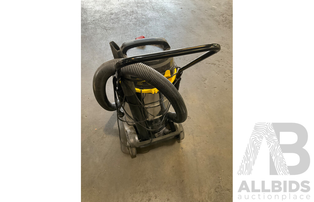 STANLEY Wet and Dry Vac 45L - ORP $199.99