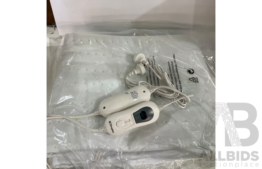 DIMPLEX Dreameasy Electric Blanket (Queen Size) & HELLER 40cm Deskfan -  Lot of 2 - Estimated Total  Total ORP $149.00