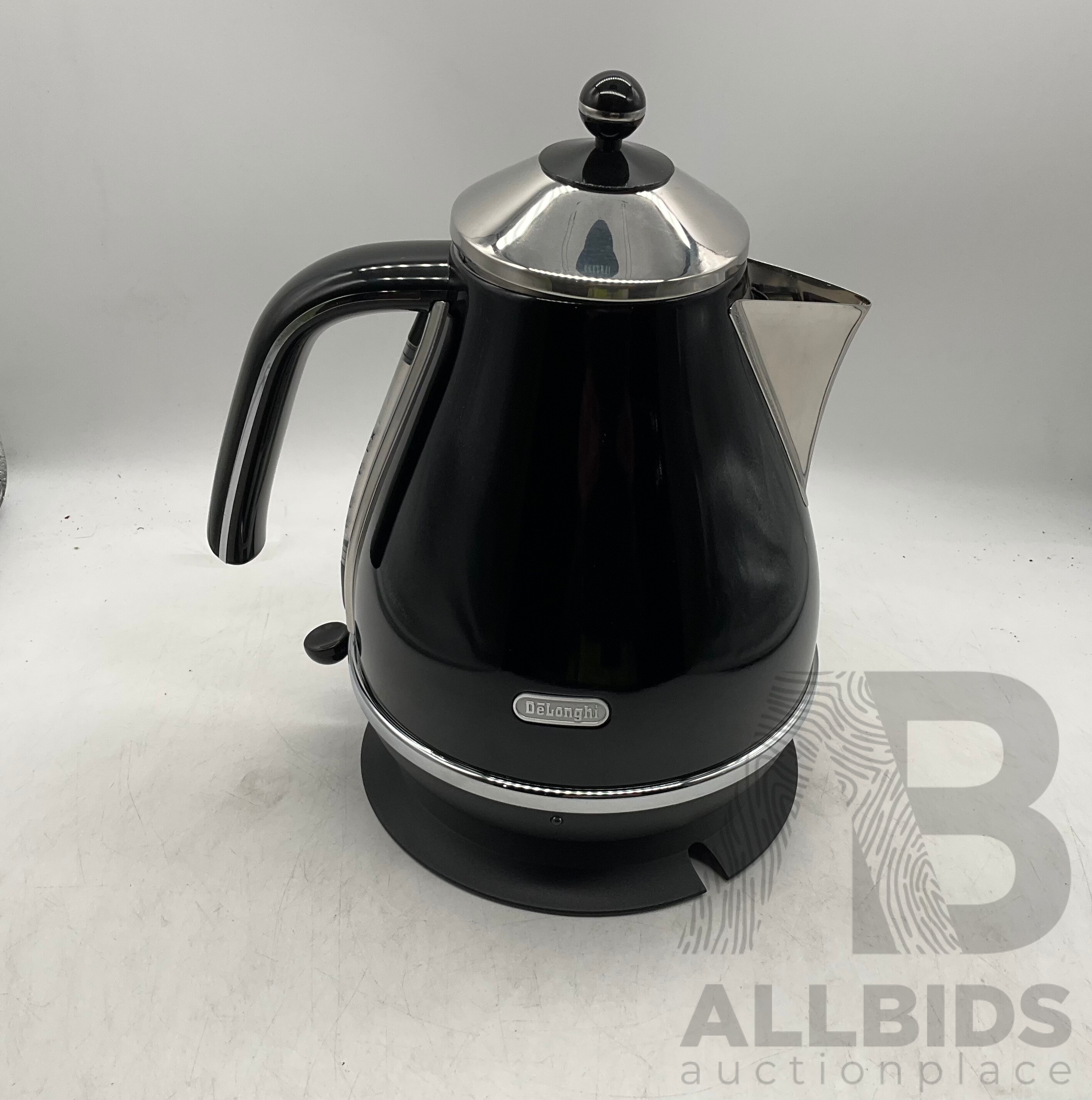 DELONGHI KB 02001.BK Icona Kettle Lot 1433332 ALLBIDS